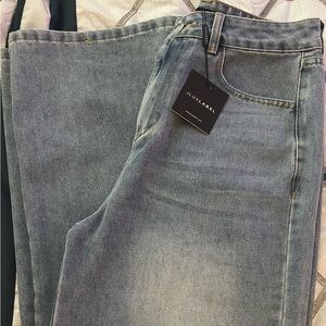 JLUXLABEL | Light Wash Denim Varsity Blues Wide-Leg Jeans